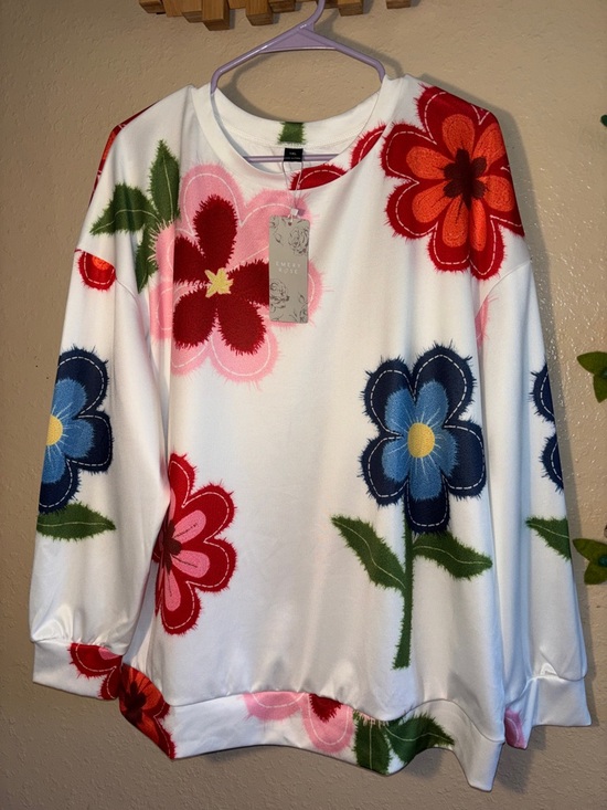 Emery Rose Tops - NWT Emery Rose floral print sweatshirt, often marketed as a mid-mod or bohemian